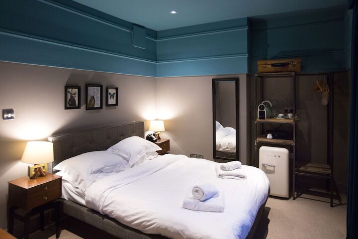 Room 8 of 74