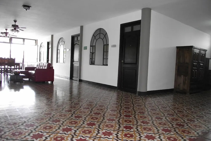 Room 16 of 30