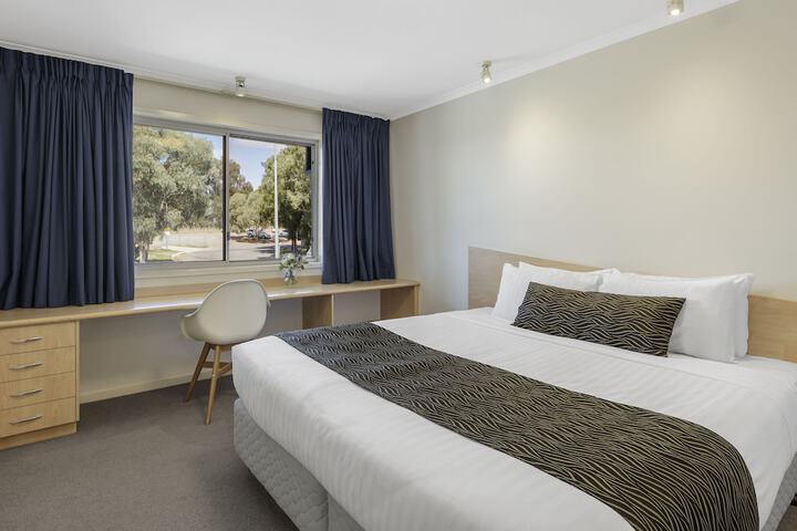 Room 7 of 28