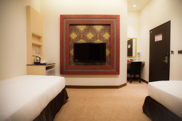 Room 8 of 41