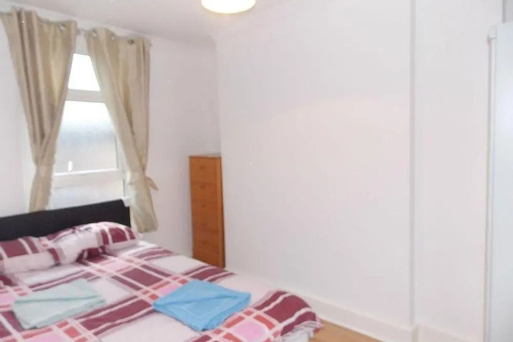 Room 2 of 18