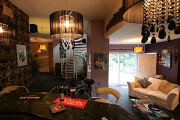 Hotel Bar