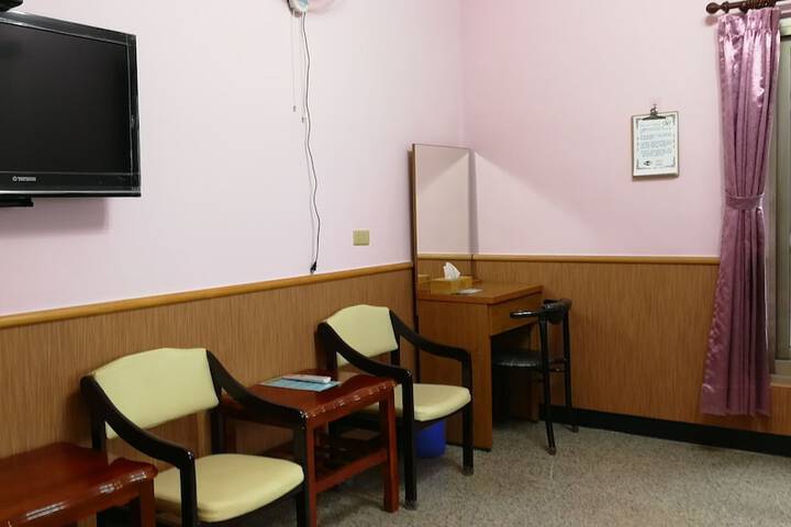 Room 13 of 91