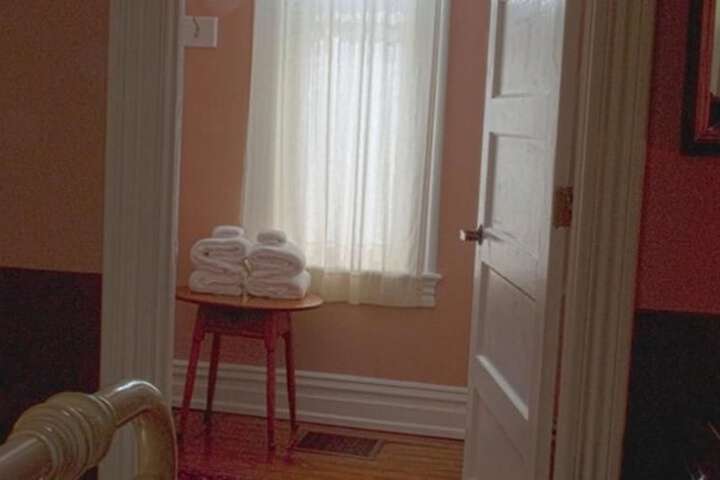 Room 8 of 65