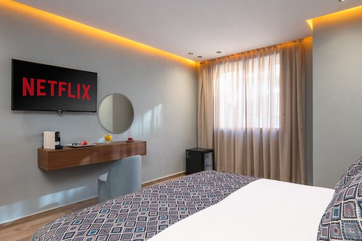 Room 4 of 14