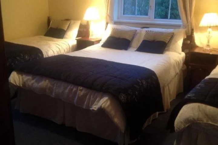 Room 3 of 12