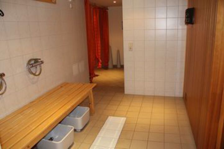 Spa 42 of 46