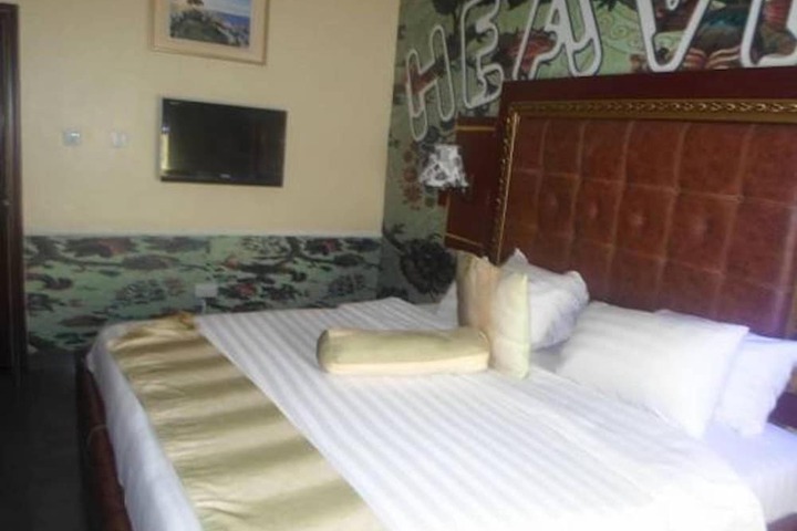 Room 8 of 21