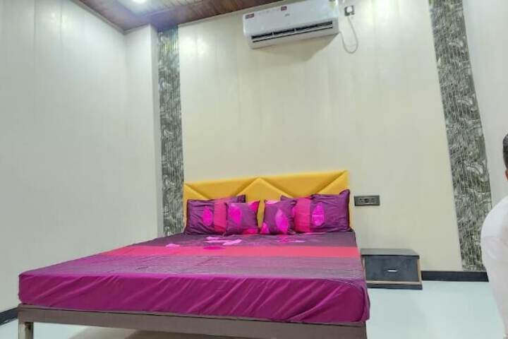 Room 3 of 11