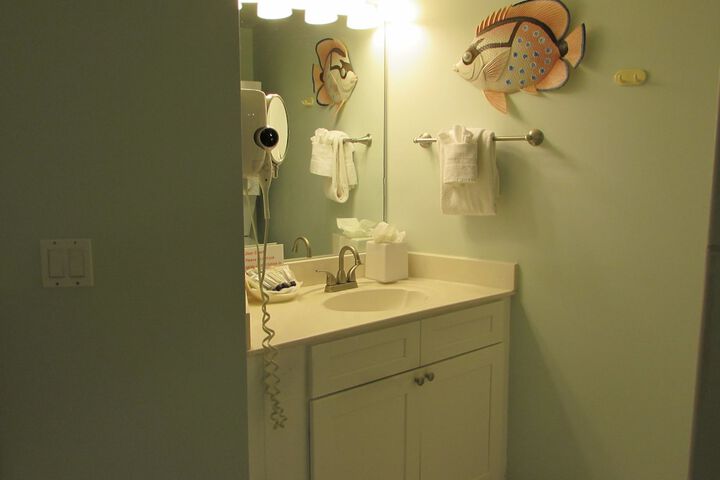 Room 102 of 229