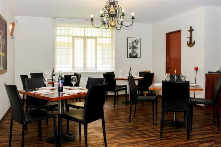 Dining 72 of 134