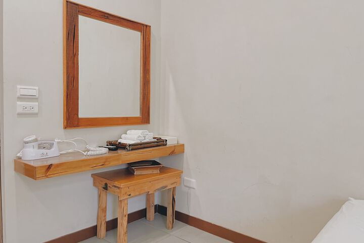Room 7 of 42