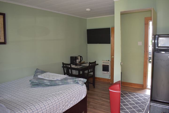 Room 11 of 25