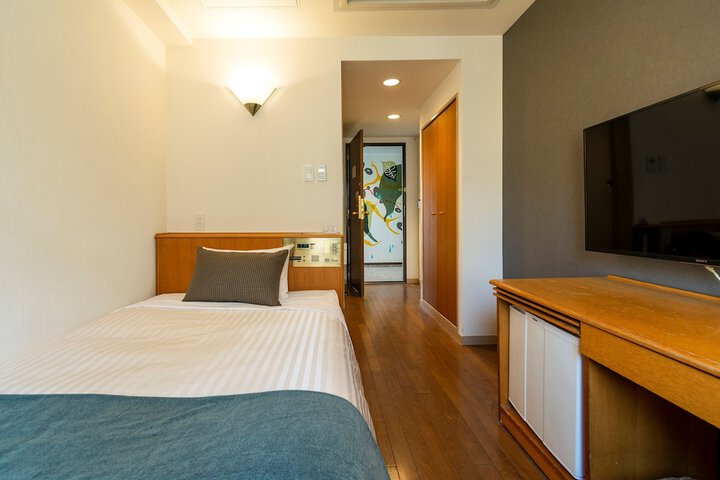 Room 13 of 47