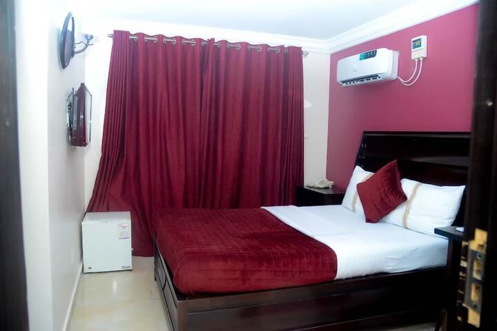 Room 3 of 6