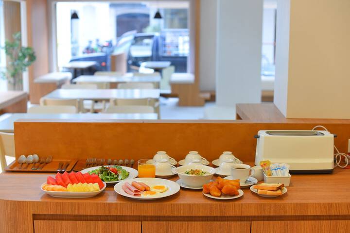 Breakfast/Coffee Service 30 of 38