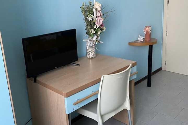Room 4 of 13