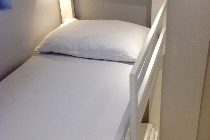 Room 17 of 60