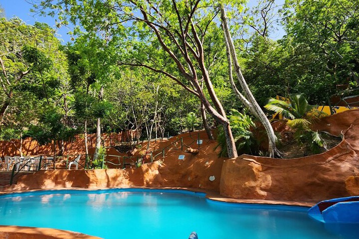 Pool 10 of 22