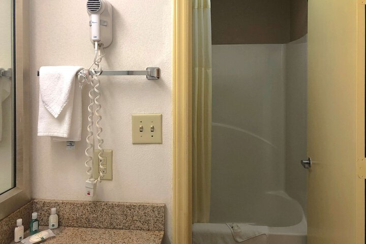 Room 30 of 47
