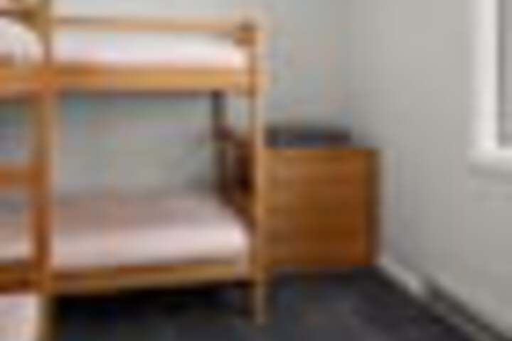 Room 17 of 141