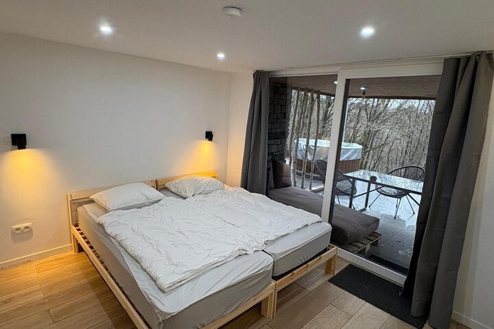 Room 7 of 40