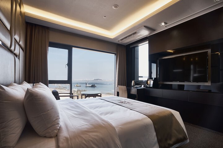 Room 7 of 95