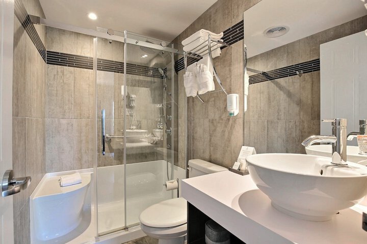 Double Accessible (9 of 10)