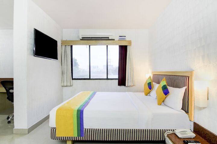 Room 8 of 24