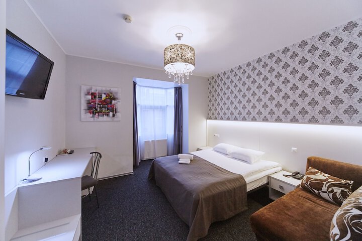 Room 8 of 45