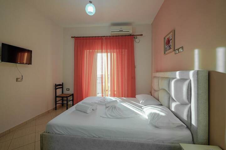 Room 16 of 66