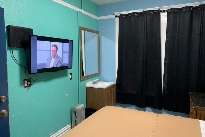 Room 25 of 44