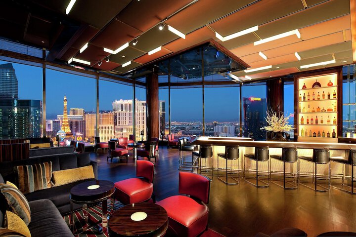 Lounge 148 of 170