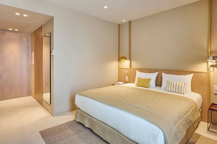 Room 14 of 50