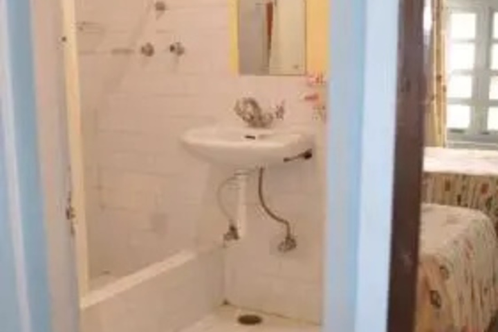Room 9 of 21