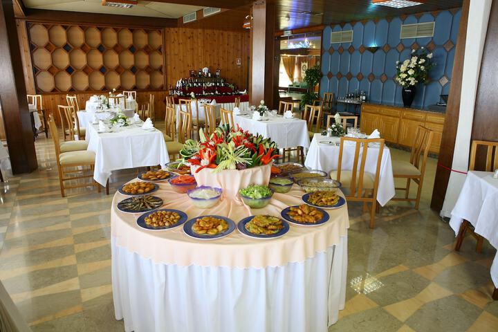 Dining 50 of 73