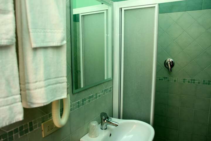 Room 35 of 60