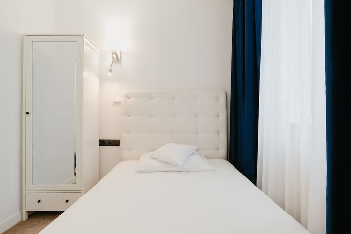 Room 16 of 112