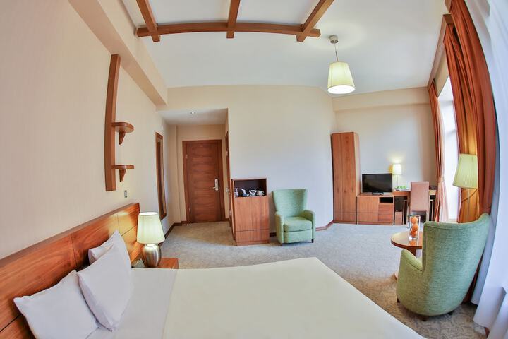 Room 16 of 65