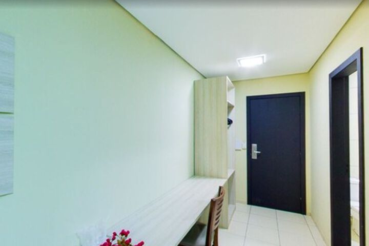 Room 17 of 21