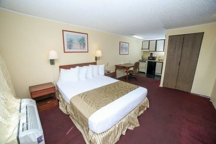 Room 10 of 29