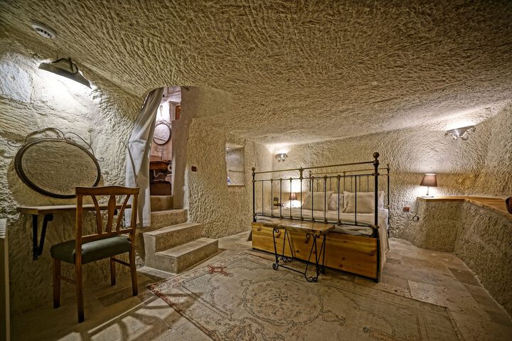 Room 13 of 68