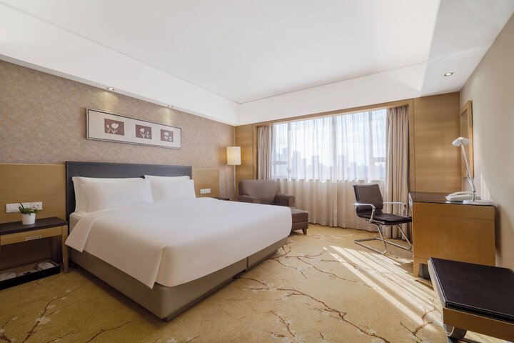 Room 28 of 60