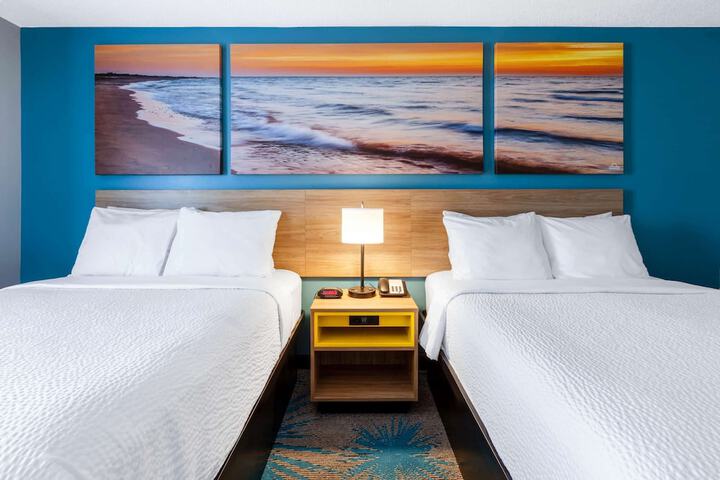 2 Queen Beds (8 of 9)
