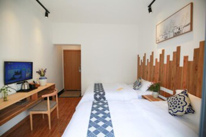 Room 17 of 24