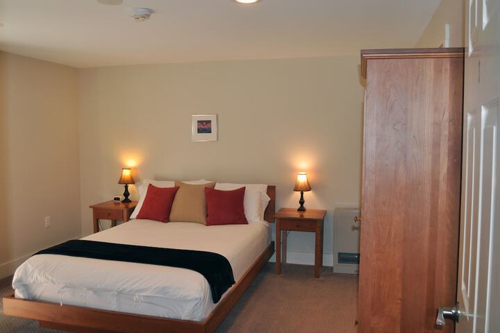 Room 10 of 77