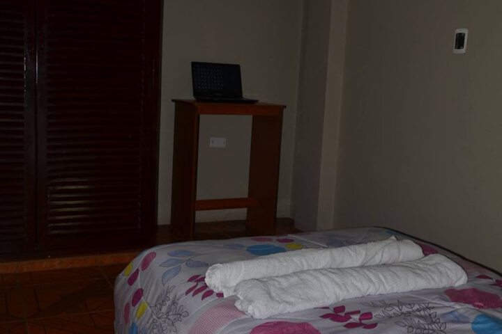 Room 4 of 36