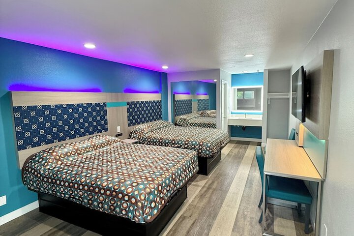 Room 4 of 13