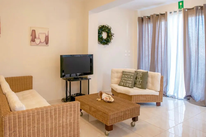 Room 2 of 25