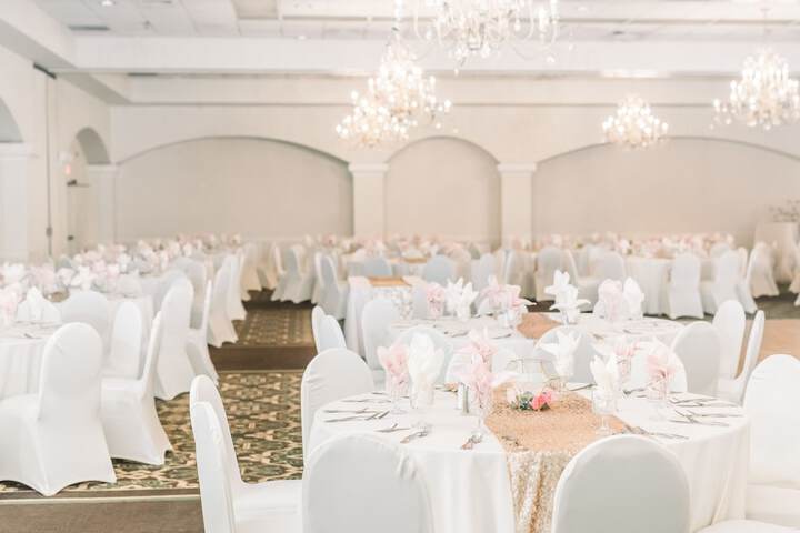 Ballroom/Hall 35 of 44